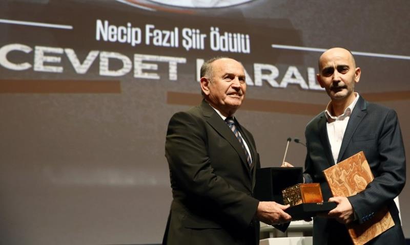 Cevdet Karal’a Necip Fazıl Şiir Ödülü