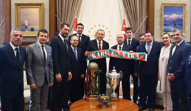 Cumhurbaşkanı Erdoğan, Karşıyaka Spor Kulübü'nü Kabul Etti