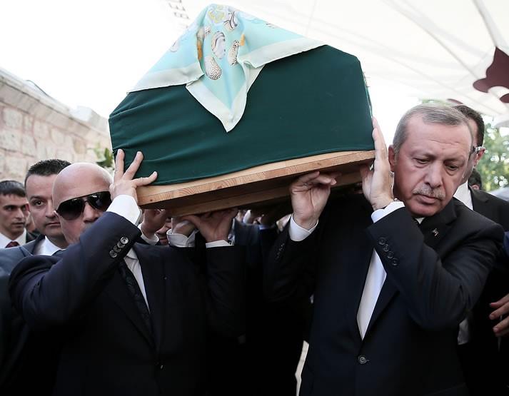 Cumhurbaşkanı Tulu Gümüştekin’in Cenazesine Kaıldı